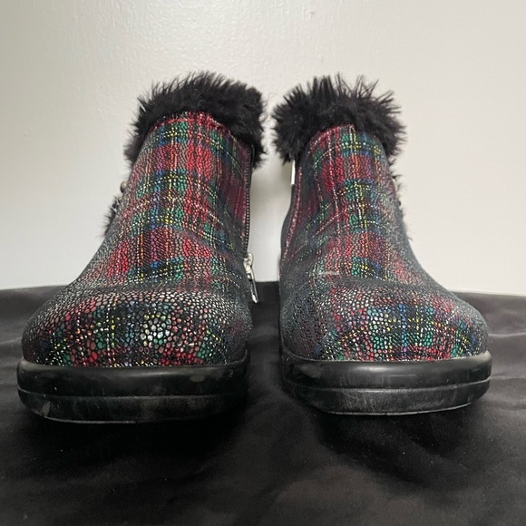 Alegria Meri Red Tartan Plaid Faux Fur Lined Leather Ankle Booties - Picture 3 of 11